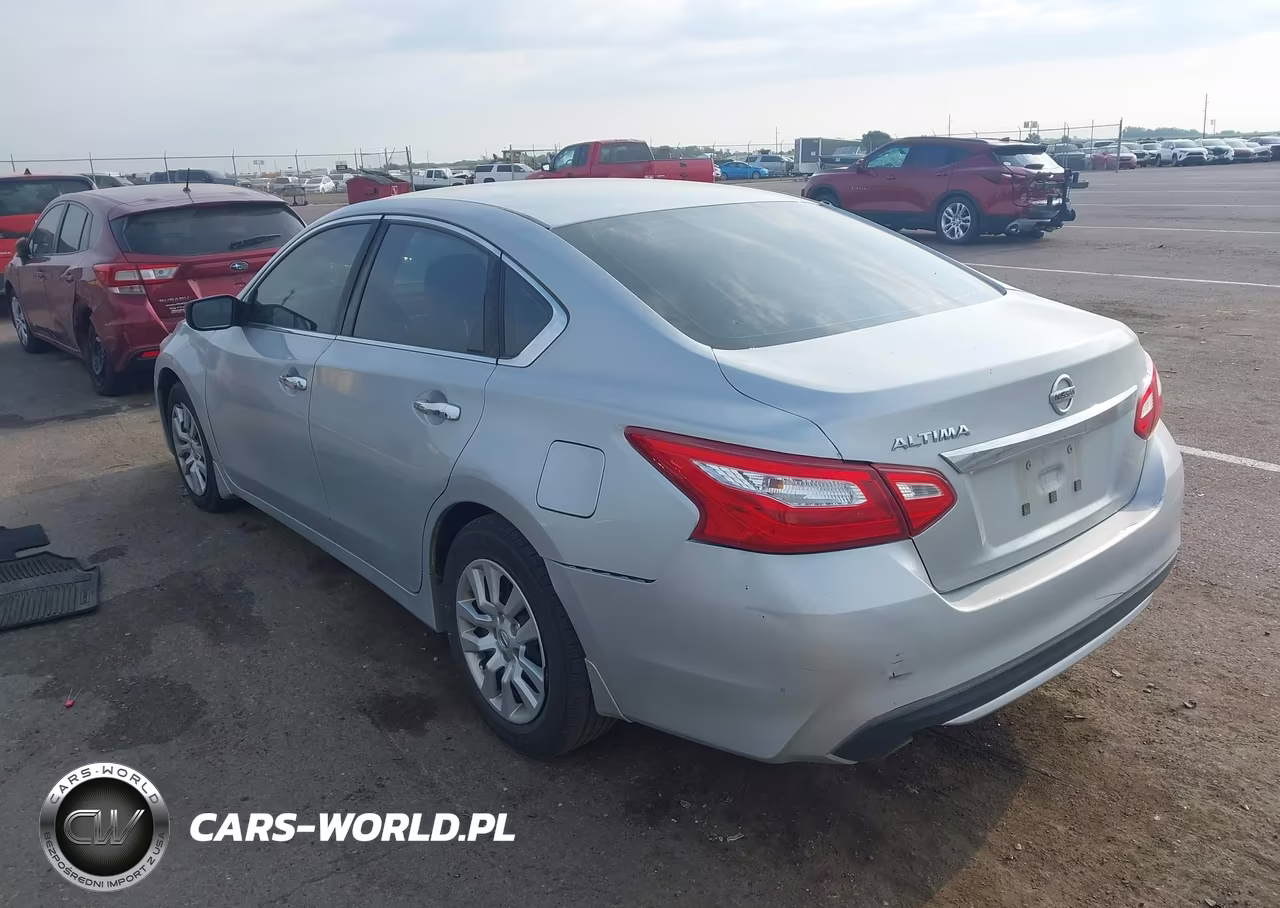2017 Nissan Altima 2.5 S VIN:1N4AL3AP5HN327250 - 3