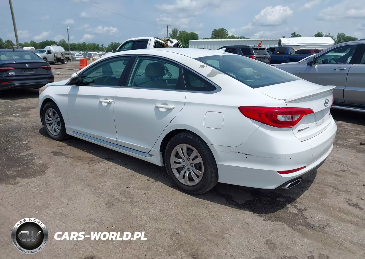 2015 Hyundai Sonata Sport VIN:5NPE34AF2FH053365 - 3