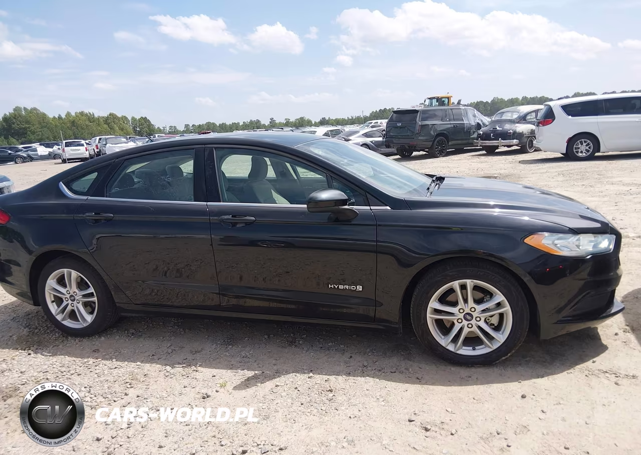 2018 Ford Fusion Hybrid S VIN:3FA6P0UUXJR271464 - 13