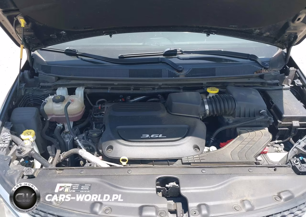 2017 Chrysler Pacifica Touring-L Plus VIN:2C4RC1EG9HR683988 - 10