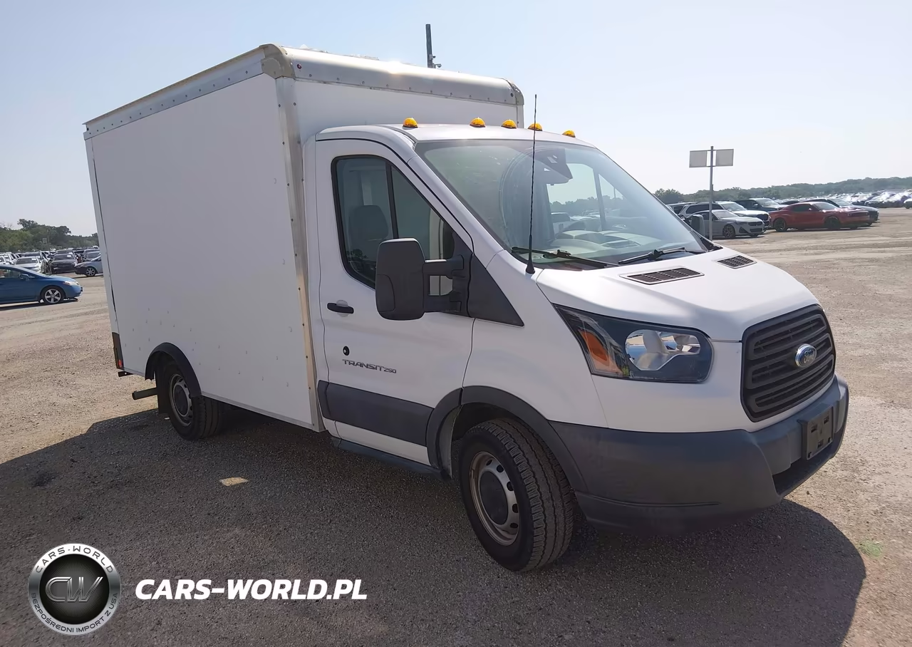 2018 Ford Transit-250 Cutaway – zdjęcie 1 z 19