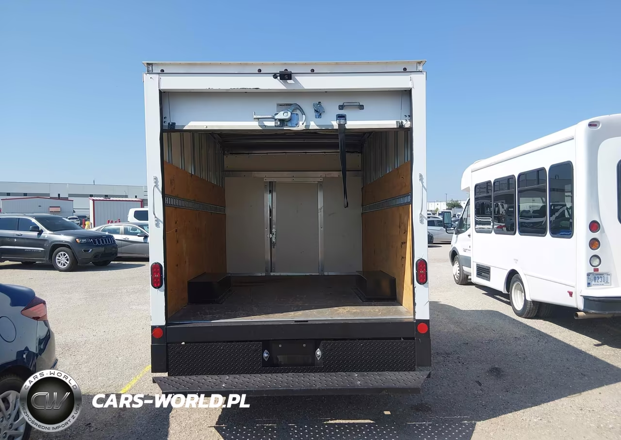 2018 Ford Transit-250 Cutaway VIN:1FDYR5PM0JKB23040 - 19
