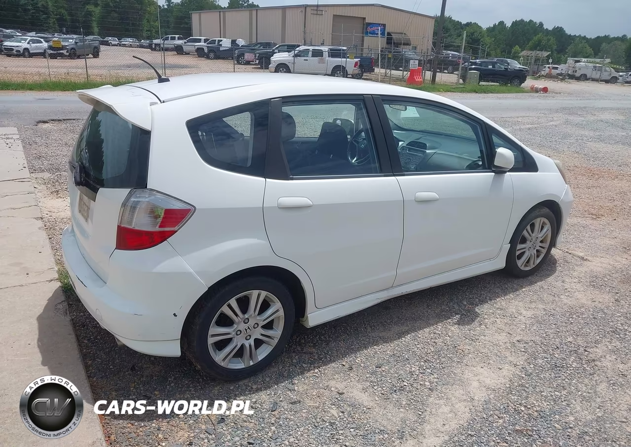 2011 Honda Fit Sport VIN:JHMGE8H51BC008431 - 4