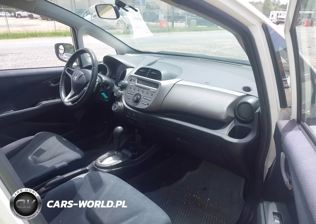 2011 Honda Fit Sport VIN:JHMGE8H51BC008431 - 5