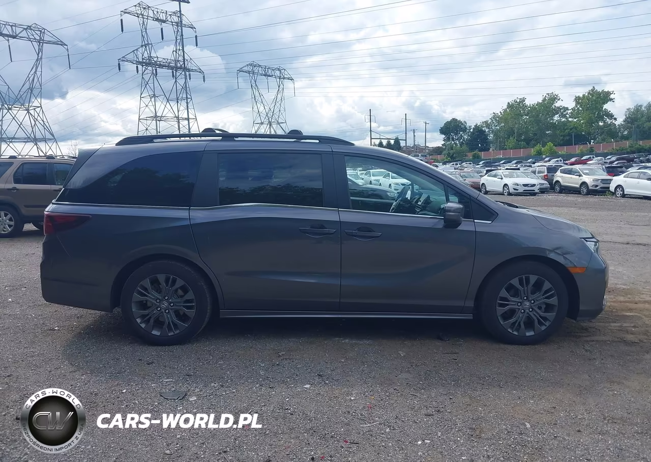 2025 Honda Odyssey Touring VIN:5FNRL6H8XSB002435 - 13