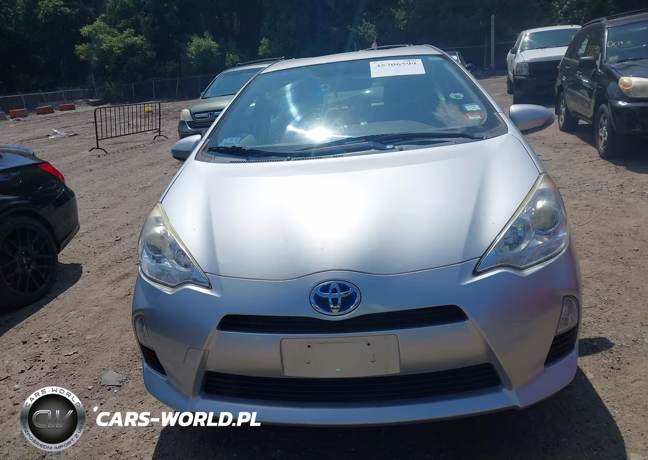 2014 Toyota Prius C Two VIN:JTDKDTB38E1568844 - 12