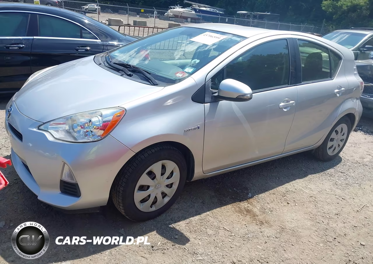 2014 Toyota Prius C Two VIN:JTDKDTB38E1568844 - 2