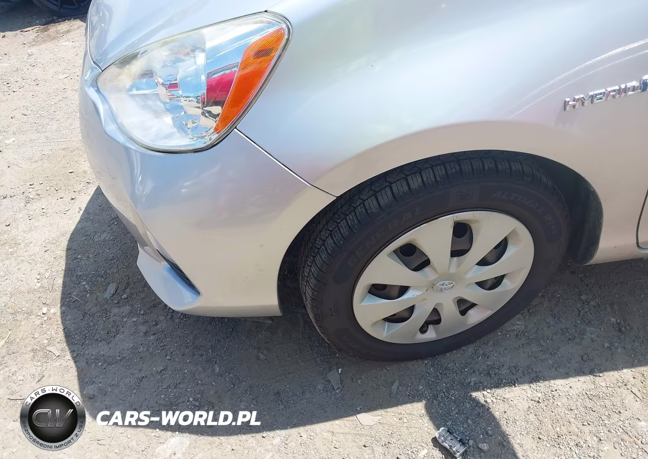 2014 Toyota Prius C Two VIN:JTDKDTB38E1568844 - 6