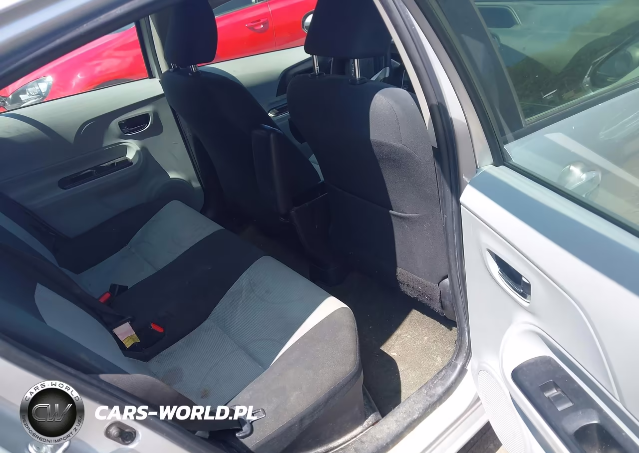 2014 Toyota Prius C Two VIN:JTDKDTB38E1568844 - 8