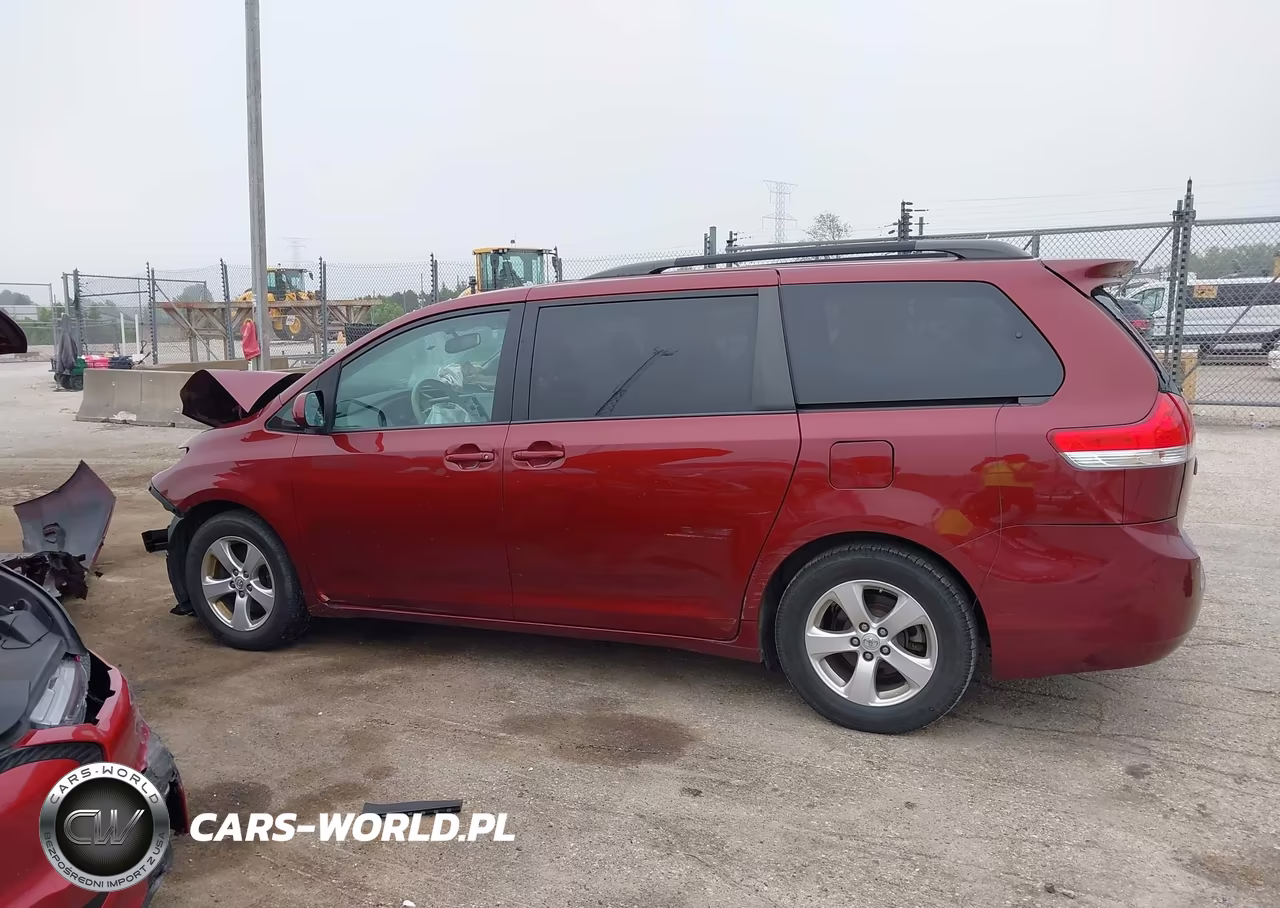 2014 Toyota Sienna Le V6 8 Passenger VIN:5TDKK3DC2ES476456 - 14