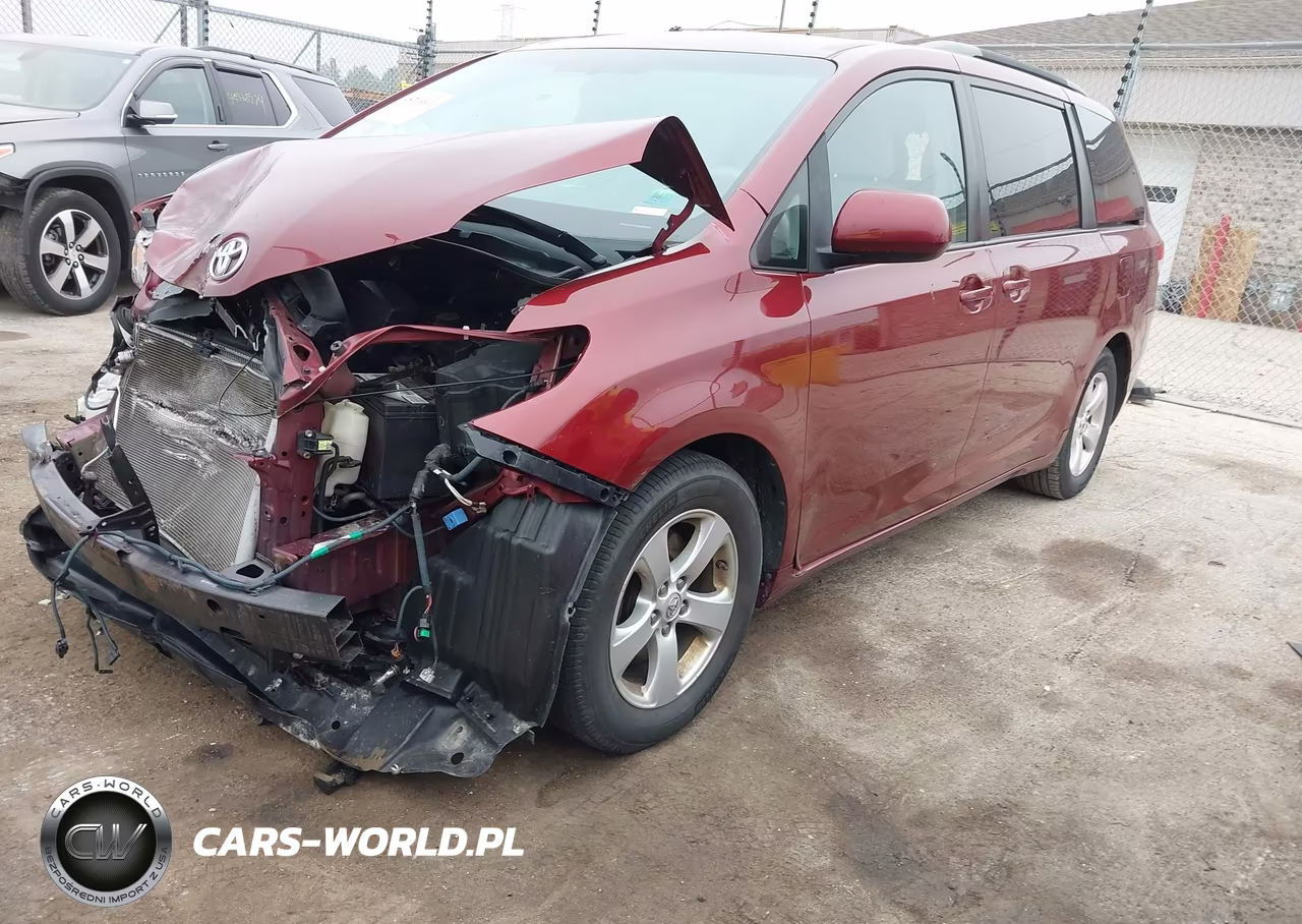 2014 Toyota Sienna Le V6 8 Passenger VIN:5TDKK3DC2ES476456 - 2
