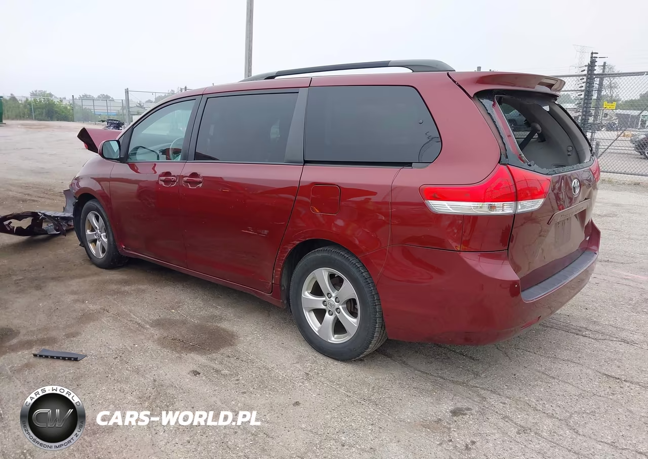 2014 Toyota Sienna Le V6 8 Passenger VIN:5TDKK3DC2ES476456 - 3