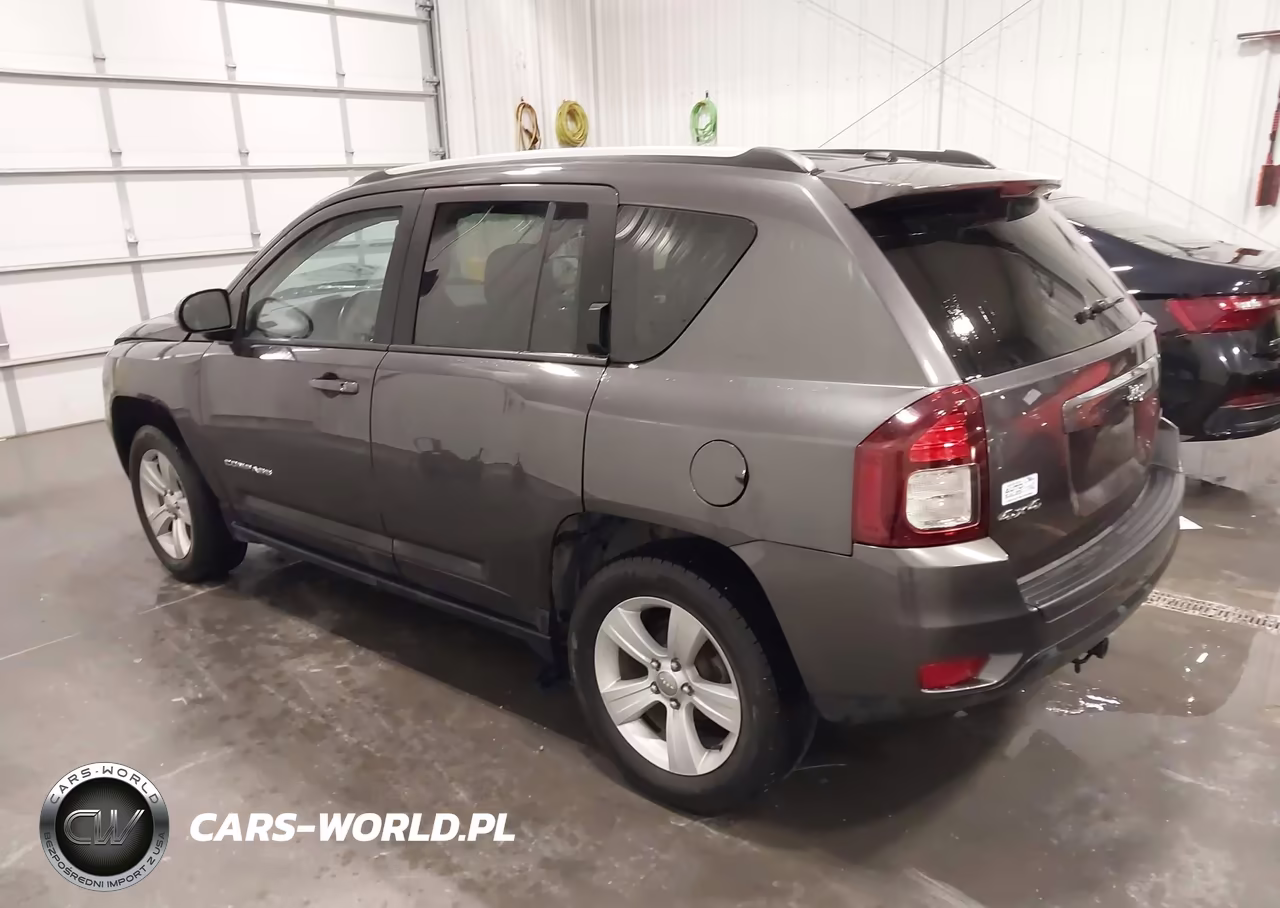 2017 Jeep Compass Latitude VIN:1C4NJDEB0HD112094 - 3