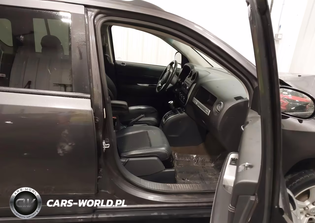 2017 Jeep Compass Latitude VIN:1C4NJDEB0HD112094 - 5