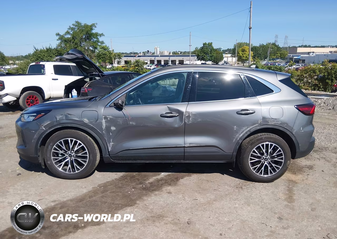 2025 Ford Escape Phev VIN:1FMCU0E11SUA55728 - 14