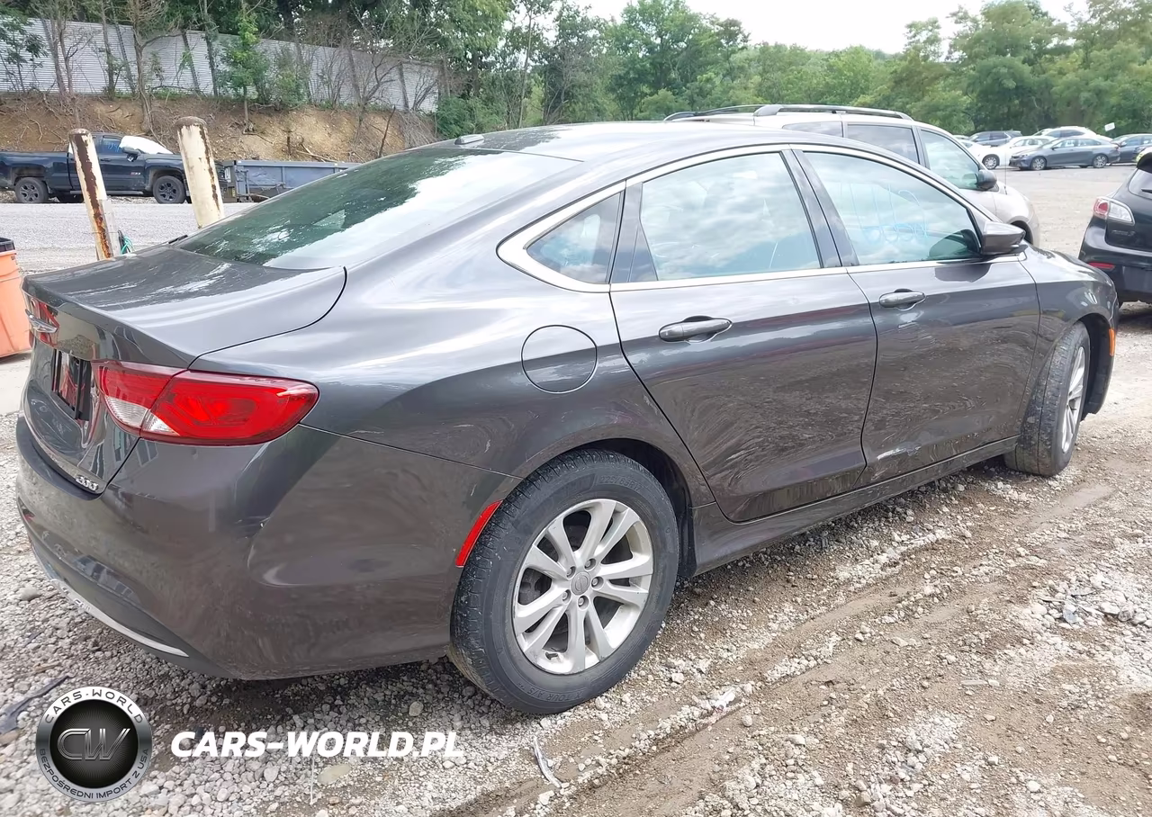 2015 Chrysler 200 Limited VIN:1C3CCCABXFN728432 - 4