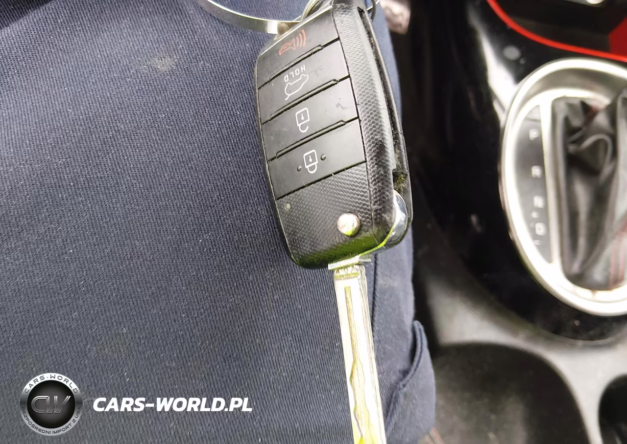 2016 Kia Soul + VIN:KNDJP3A54G7351295 - 11