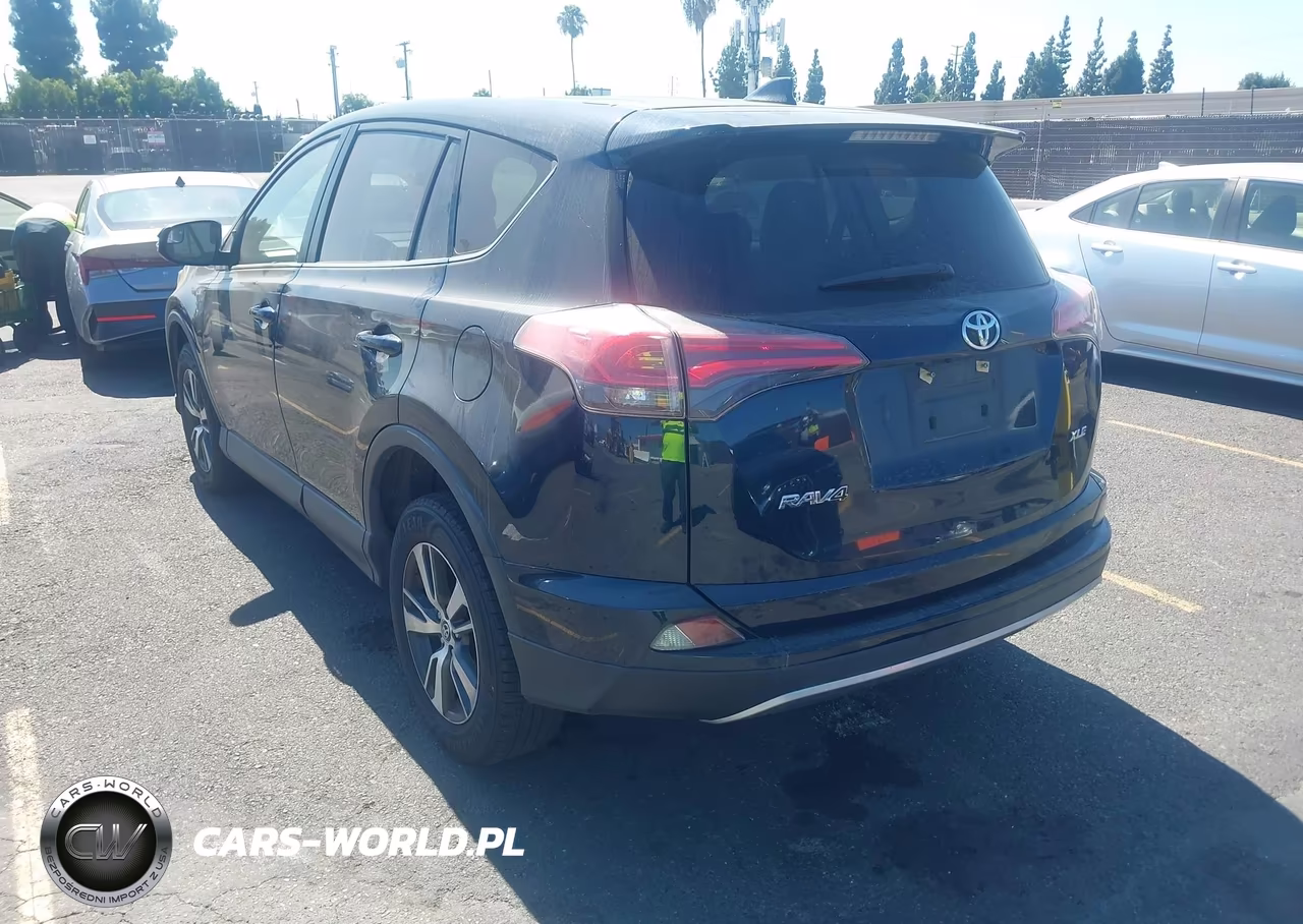 2017 Toyota Rav4 Xle VIN:JTMWFREV2HJ146178 - 3