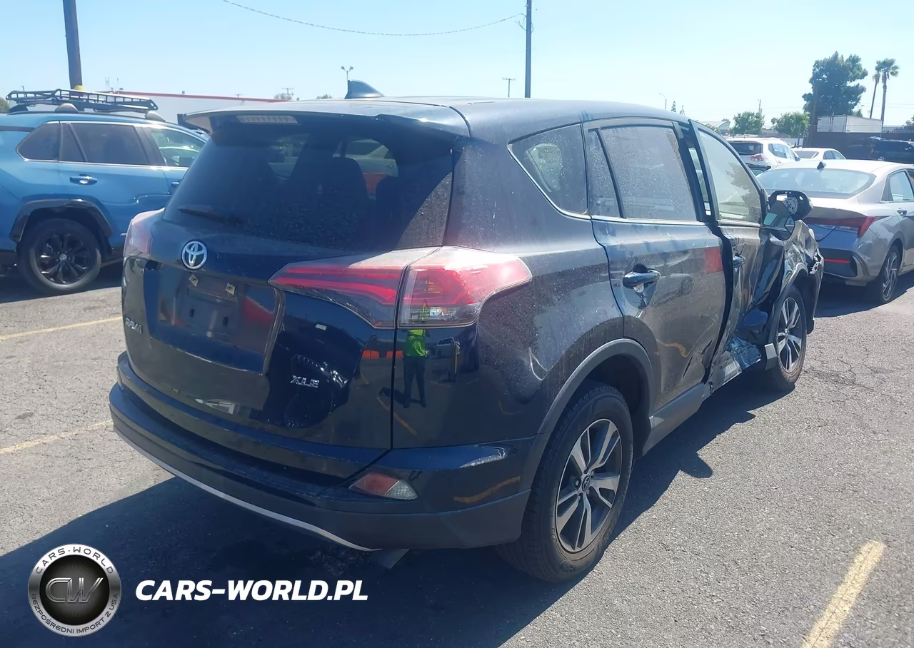2017 Toyota Rav4 Xle VIN:JTMWFREV2HJ146178 - 4
