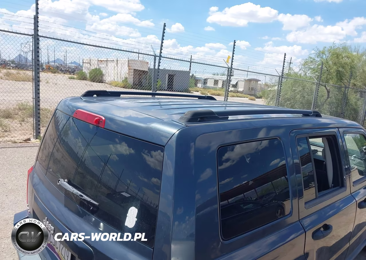2008 Jeep Patriot Sport VIN:1J8FF28W98D701775 - 4
