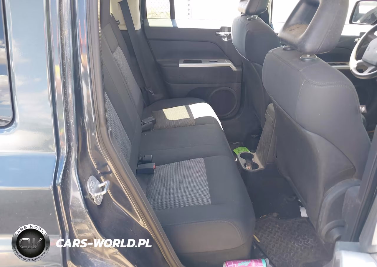 2008 Jeep Patriot Sport VIN:1J8FF28W98D701775 - 8