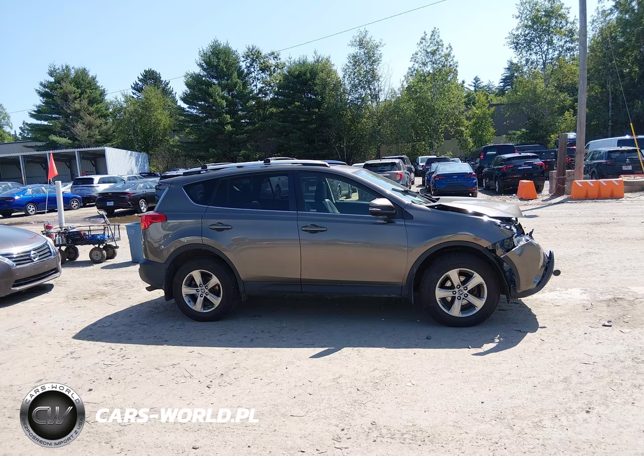 2015 Toyota Rav4 Xle VIN:JTMRFREV1FD126836 - 13