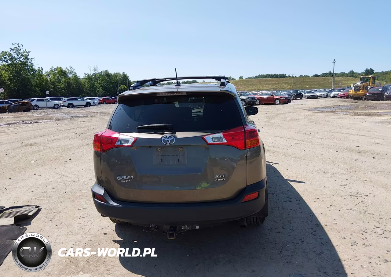 2015 Toyota Rav4 Xle VIN:JTMRFREV1FD126836 - 16