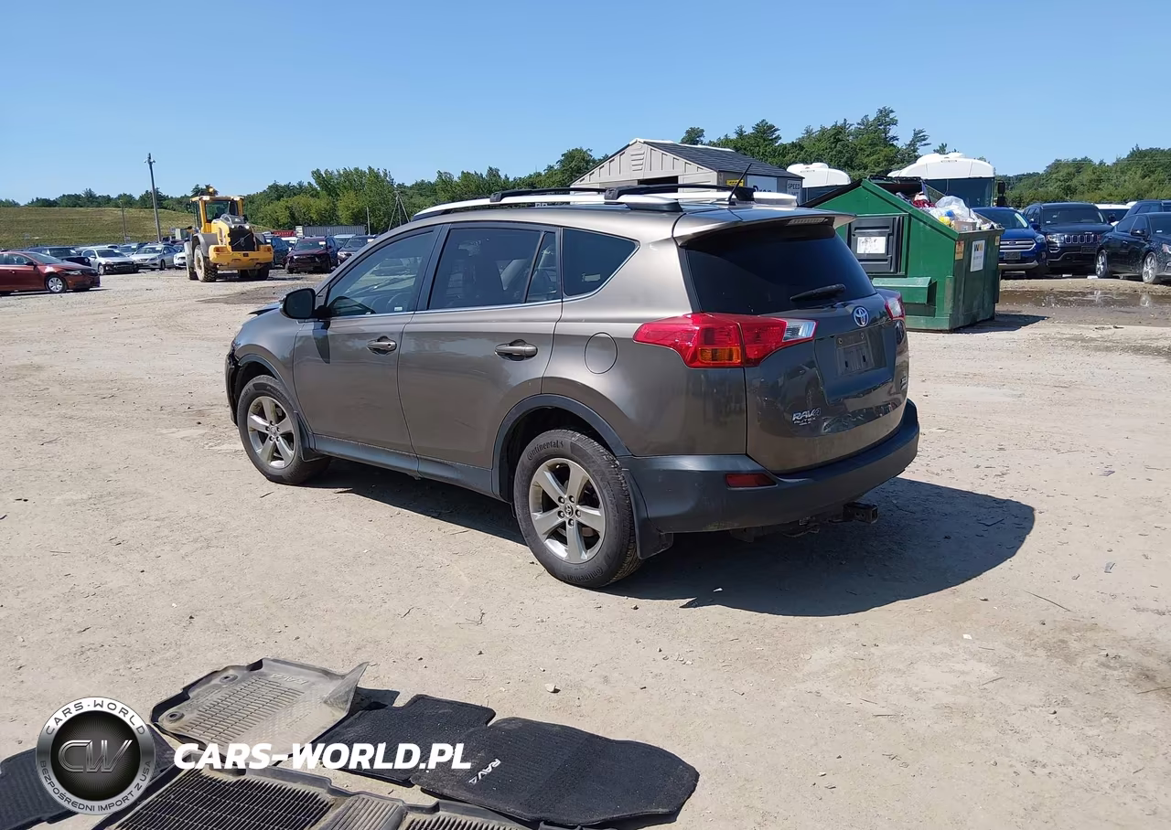 2015 Toyota Rav4 Xle VIN:JTMRFREV1FD126836 - 3