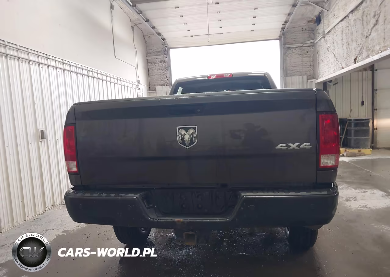 2018 Ram 2500 Tradesman 4X4 8' Box VIN:3C6TR5HT4JG149918 - 16