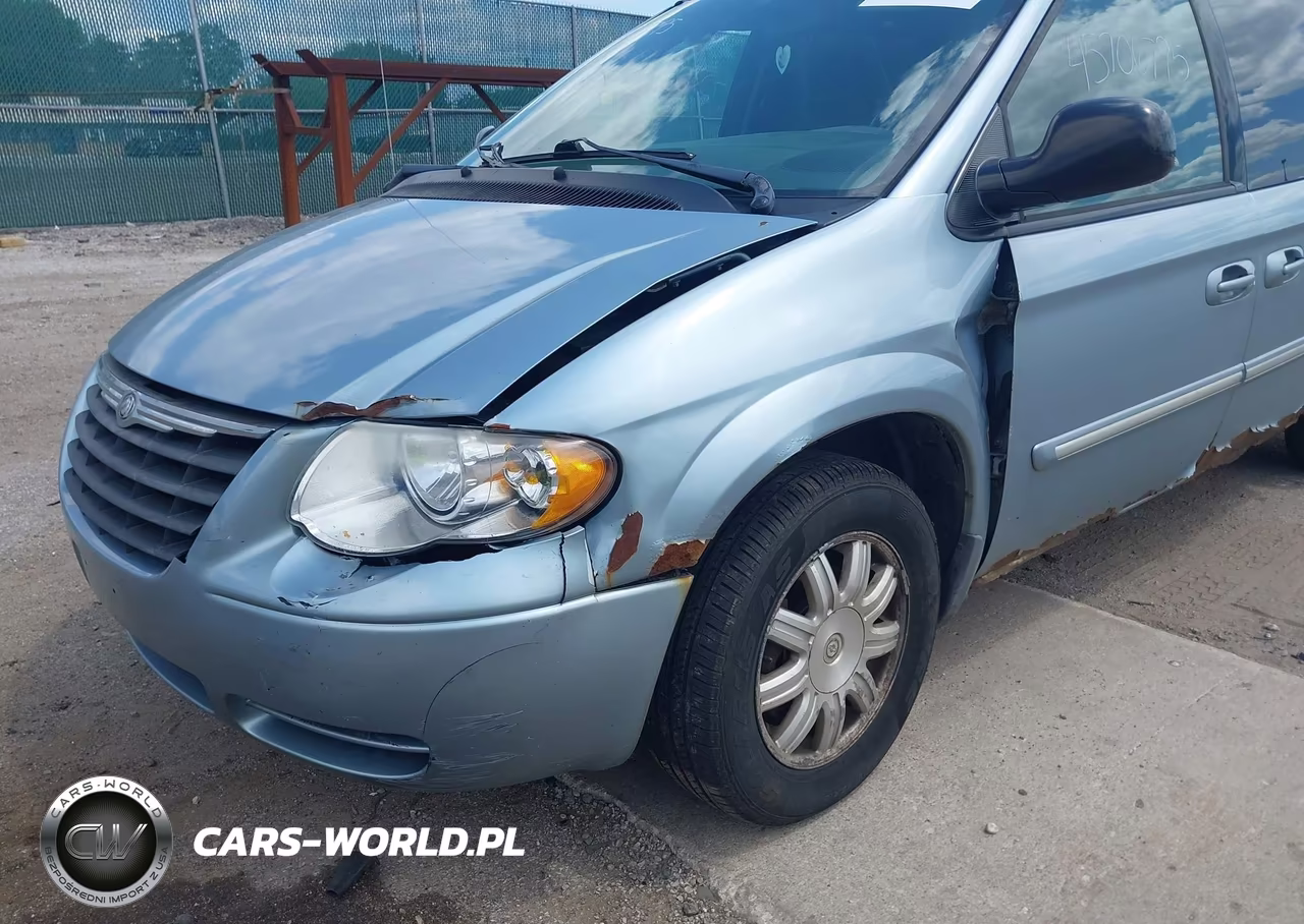 2005 Chrysler Town & Country Touring VIN:2C4GP54L75R157050 - 6