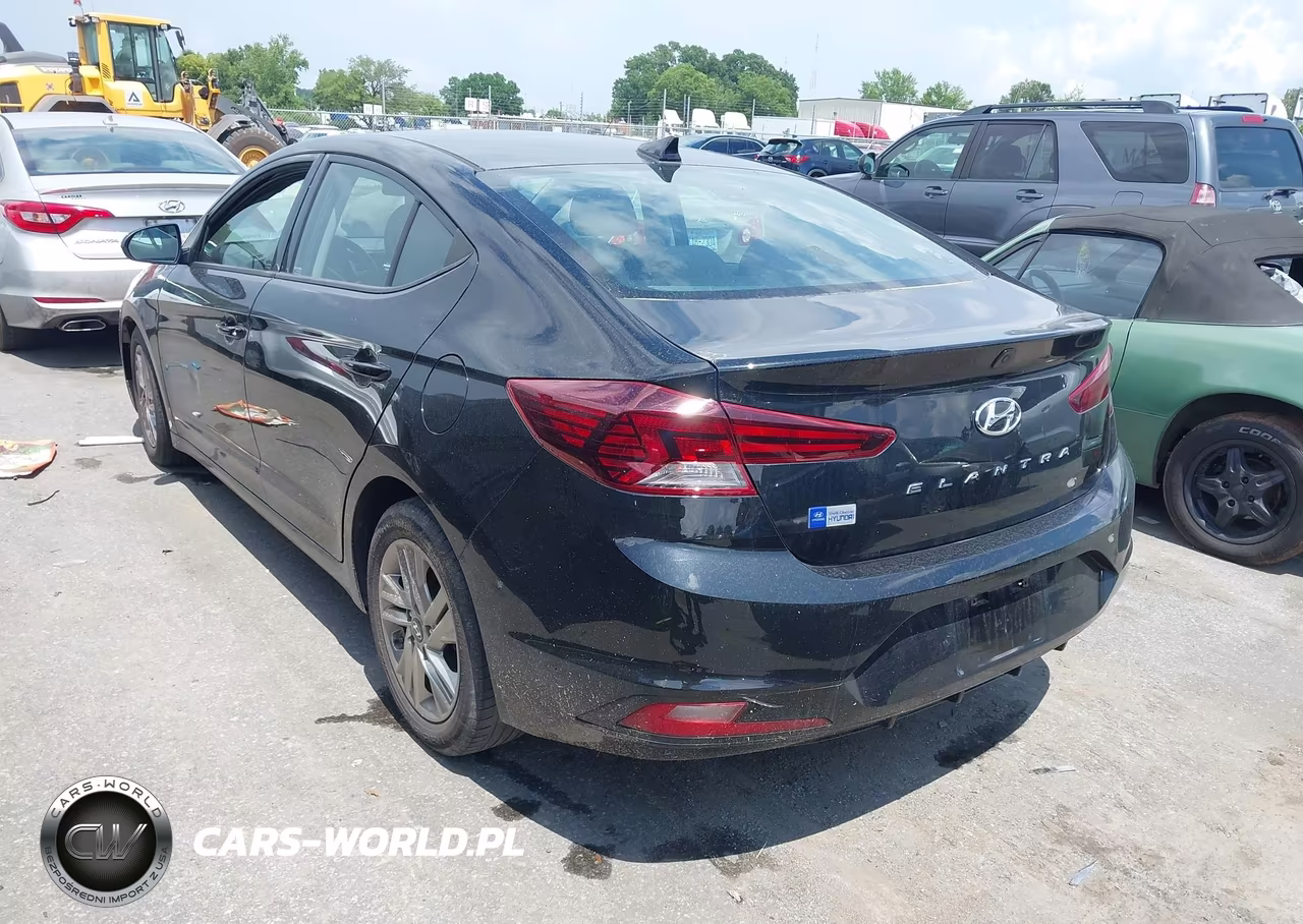 2019 Hyundai Elantra Sel VIN:5NPD84LF2KH447811 - 3
