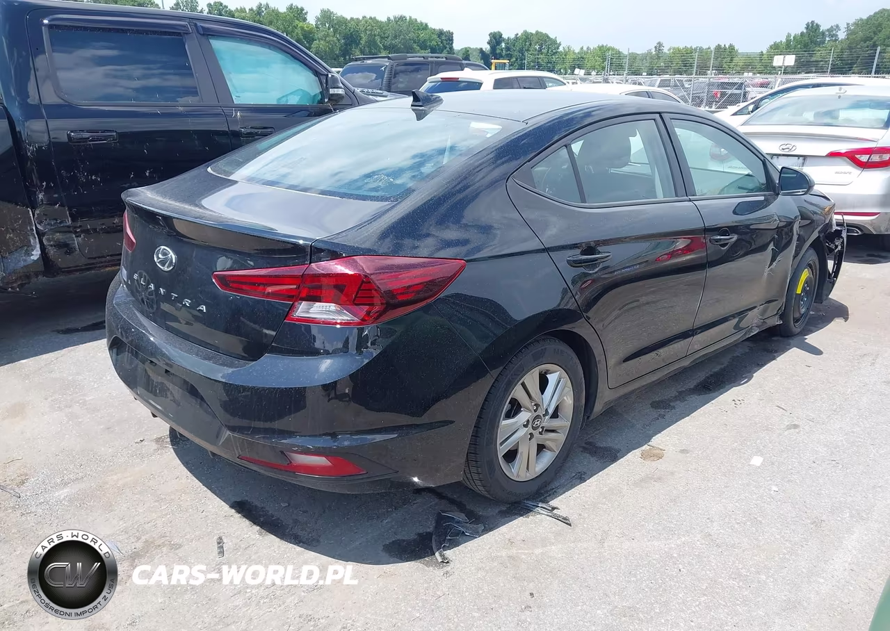 2019 Hyundai Elantra Sel VIN:5NPD84LF2KH447811 - 4