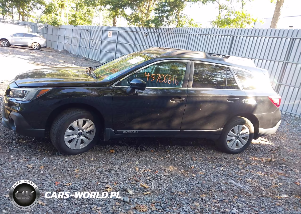 2018 Subaru Outback 2.5I Premium VIN:4S4BSACC4J3354078 - 14