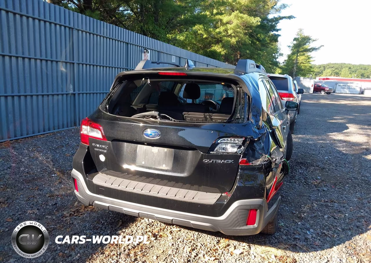 2018 Subaru Outback 2.5I Premium VIN:4S4BSACC4J3354078 - 6