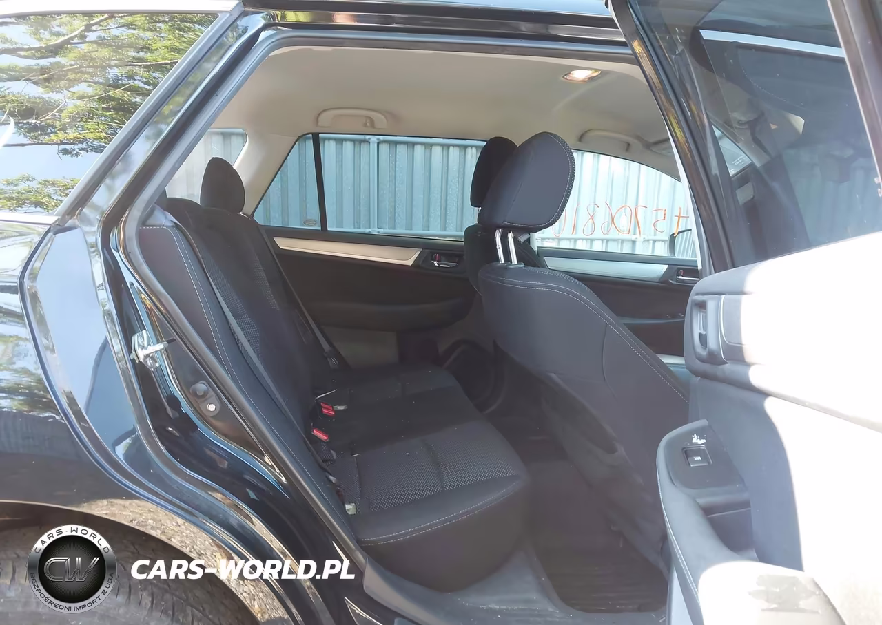 2018 Subaru Outback 2.5I Premium VIN:4S4BSACC4J3354078 - 8