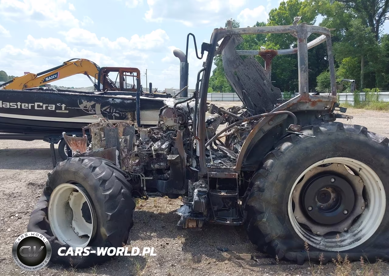2017 New Holland Tractor VIN:ZHLE50077 - 11