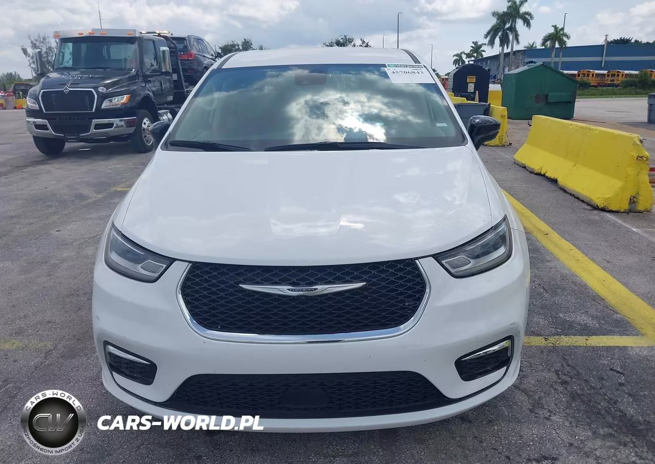 2024 Chrysler Pacifica Touring L VIN:2C4RC1BG8RR182225 - 12