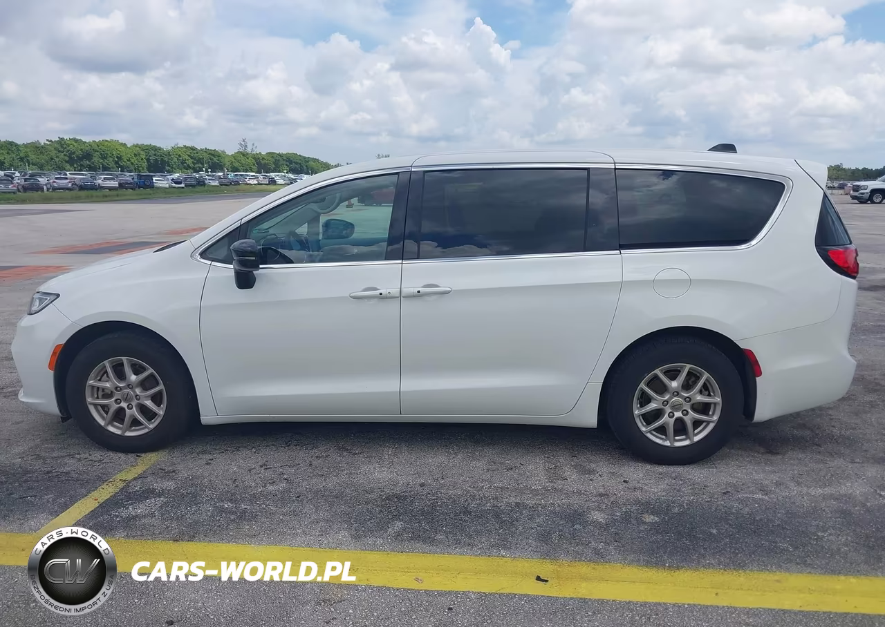 2024 Chrysler Pacifica Touring L VIN:2C4RC1BG8RR182225 - 14