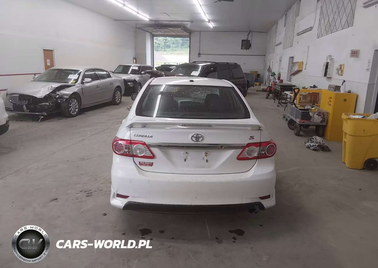 2011 Toyota Corolla S VIN:2T1BU4EE0BC696022 - 16