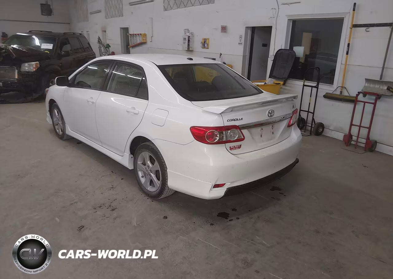 2011 Toyota Corolla S VIN:2T1BU4EE0BC696022 - 3