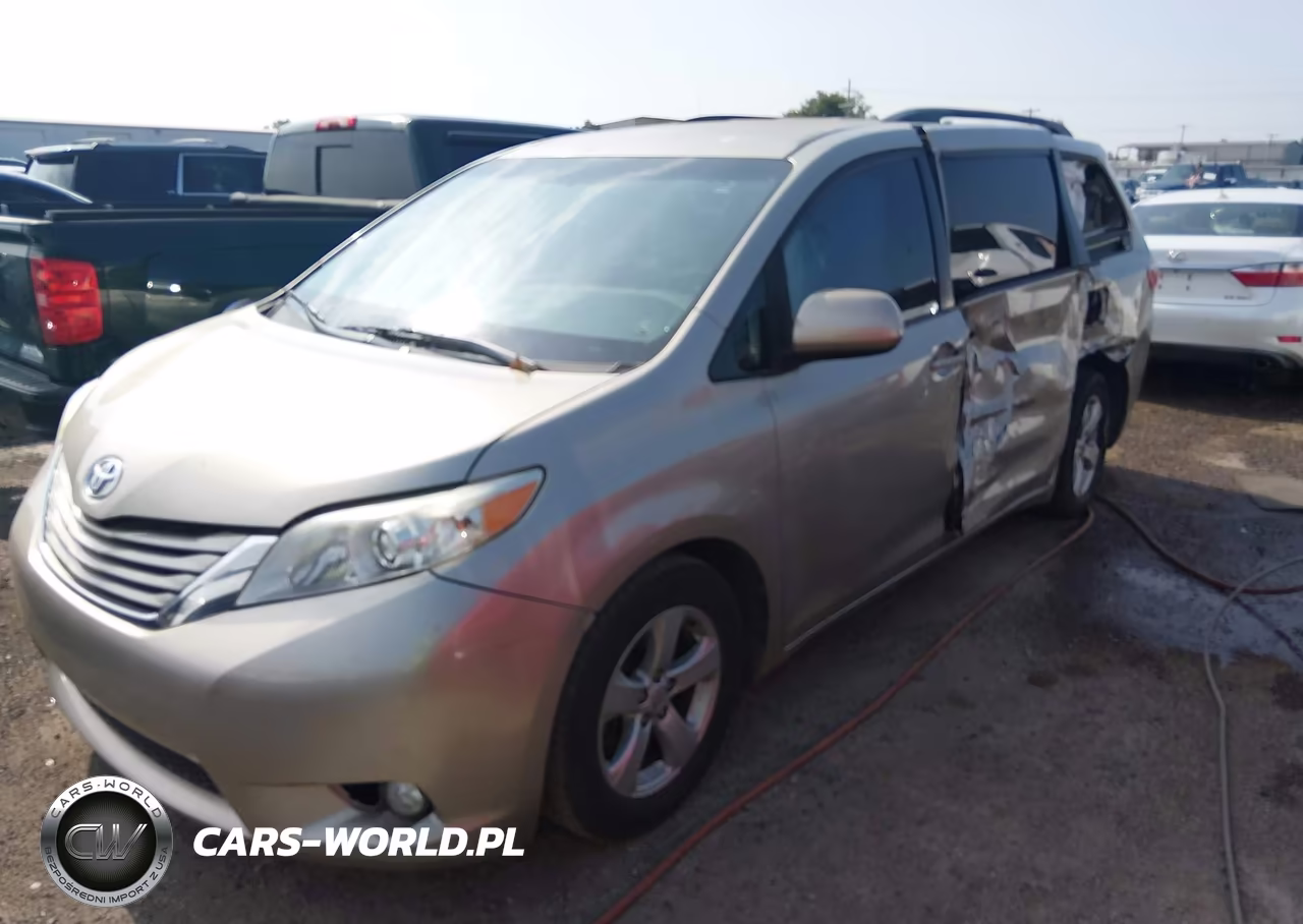 2015 Toyota Sienna Le 8 Passenger VIN:5TDKK3DC5FS631387 - 2