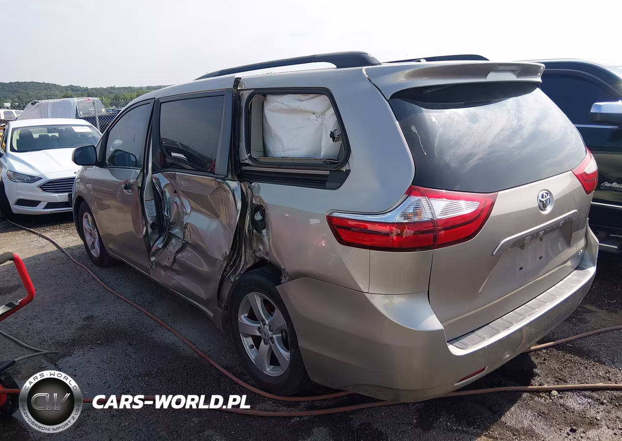 2015 Toyota Sienna Le 8 Passenger VIN:5TDKK3DC5FS631387 - 3