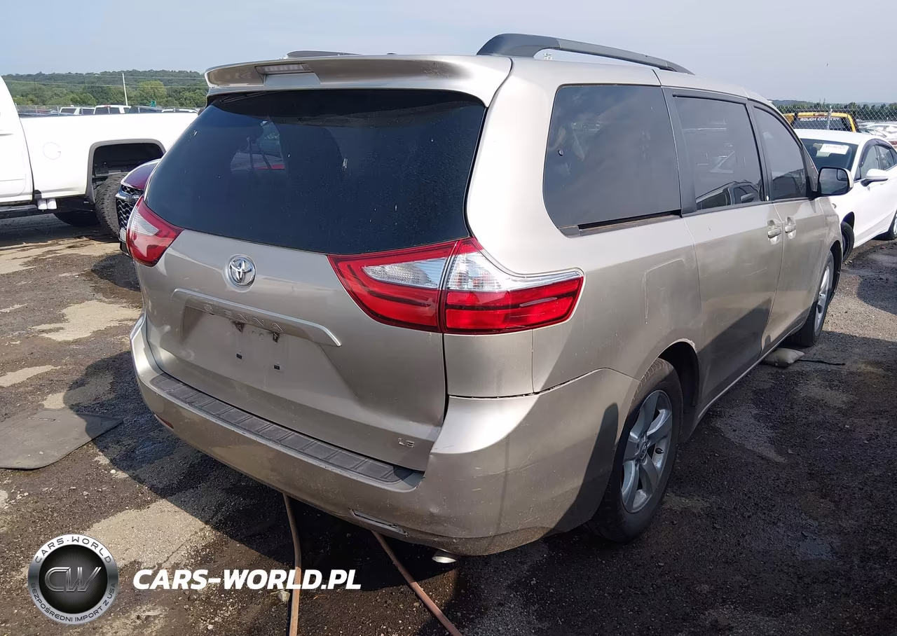 2015 Toyota Sienna Le 8 Passenger VIN:5TDKK3DC5FS631387 - 4
