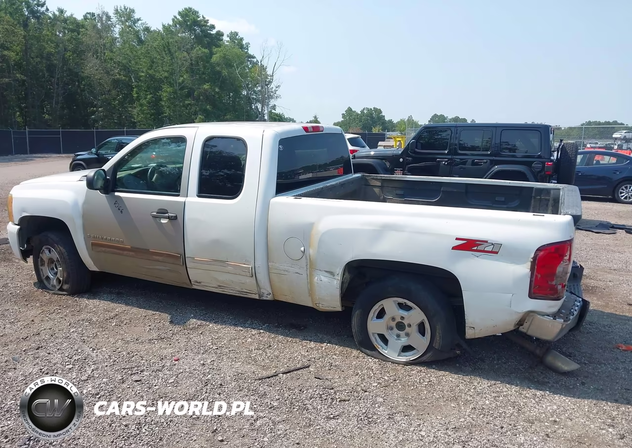2011 Chevrolet Silverado 1500 Lt VIN:1GCRCSE02BZ290517 - 3