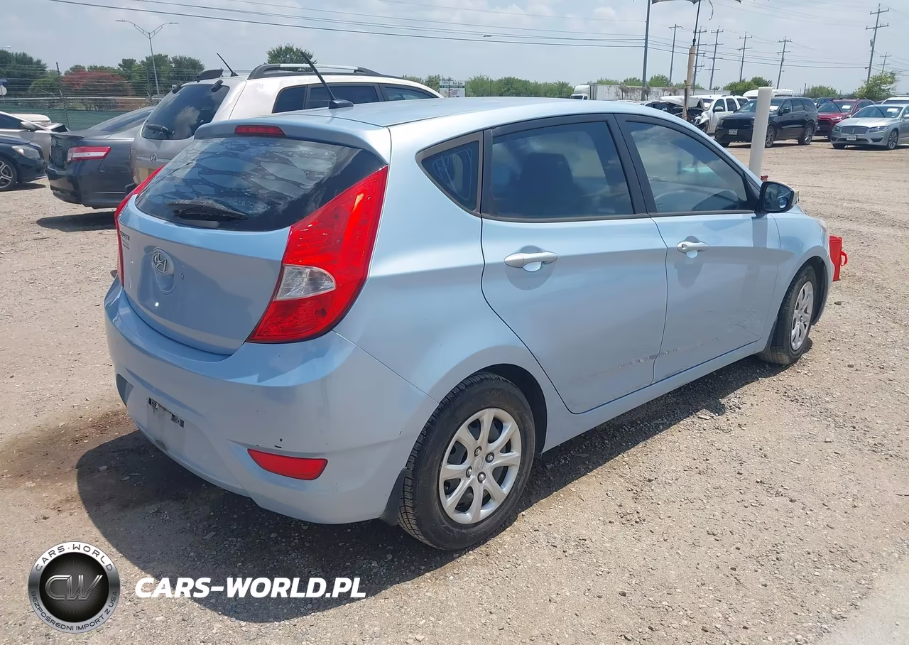 2013 Hyundai Accent Gs VIN:KMHCT5AE4DU138100 - 4