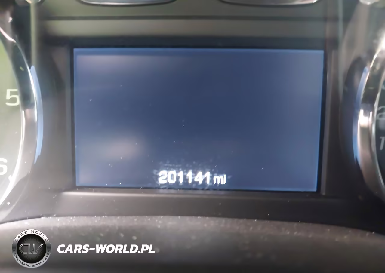 2018 Chevrolet Suburban Lt VIN:1GNSKHKC9JR232559 - 14