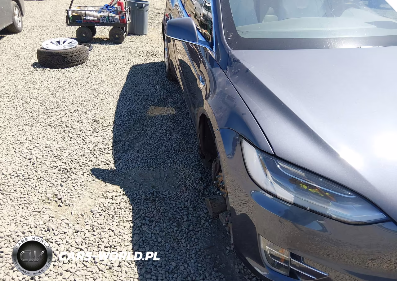 2020 Tesla Model X Long Range Dual Motor All-Wheel Drive-Long Range Plus Dual Motor All-Wheel Drive VIN:5YJXCDE29LF266405 - 23