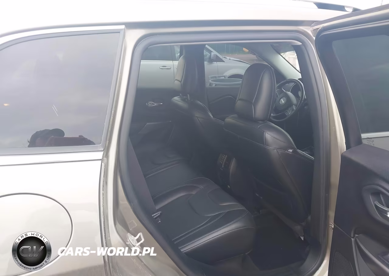 2019 Jeep Cherokee Limited 4X4 VIN:1C4PJMDX9KD361023 - 8