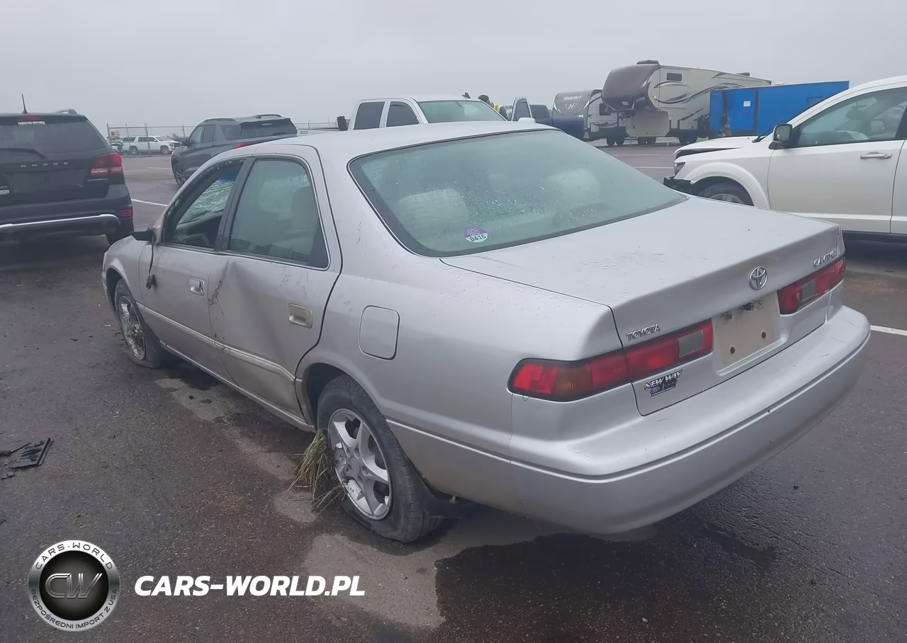 1999 Toyota Camry Le VIN:4T1BG22K0XU584056 - 3