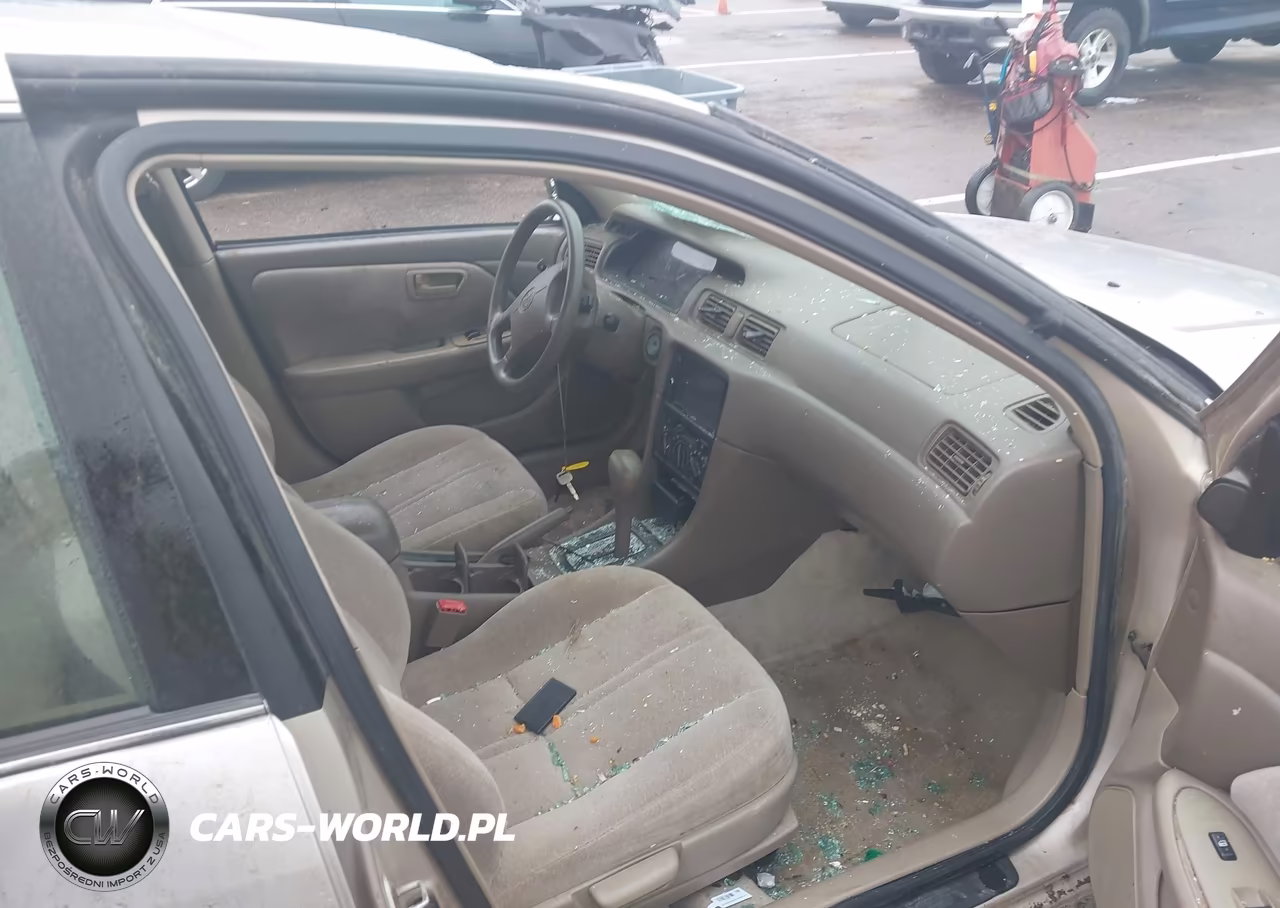 1999 Toyota Camry Le VIN:4T1BG22K0XU584056 - 5